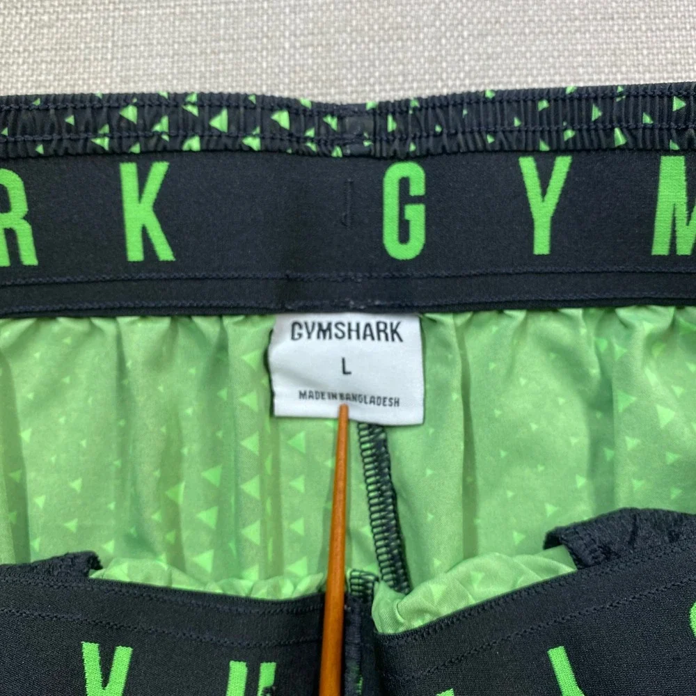 Gymshark Womens Unlined Black Green Geometric Triangle Athletic Gym Shorts Large